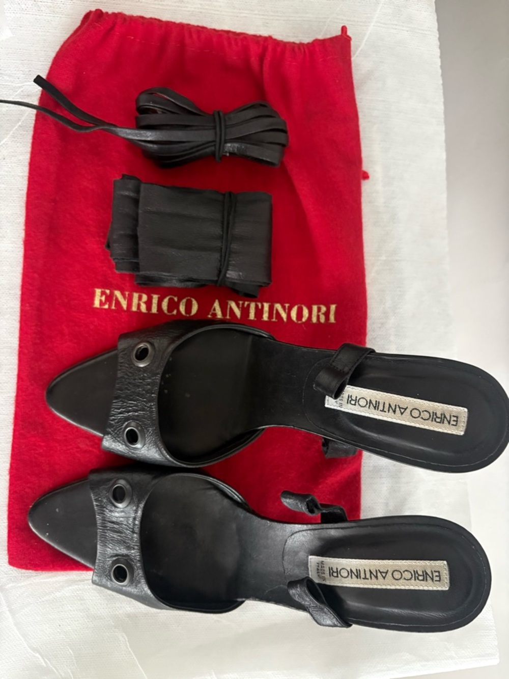 Vintage Enrico Antinori Black Leather strapped Heels - Picture 4 of 16
